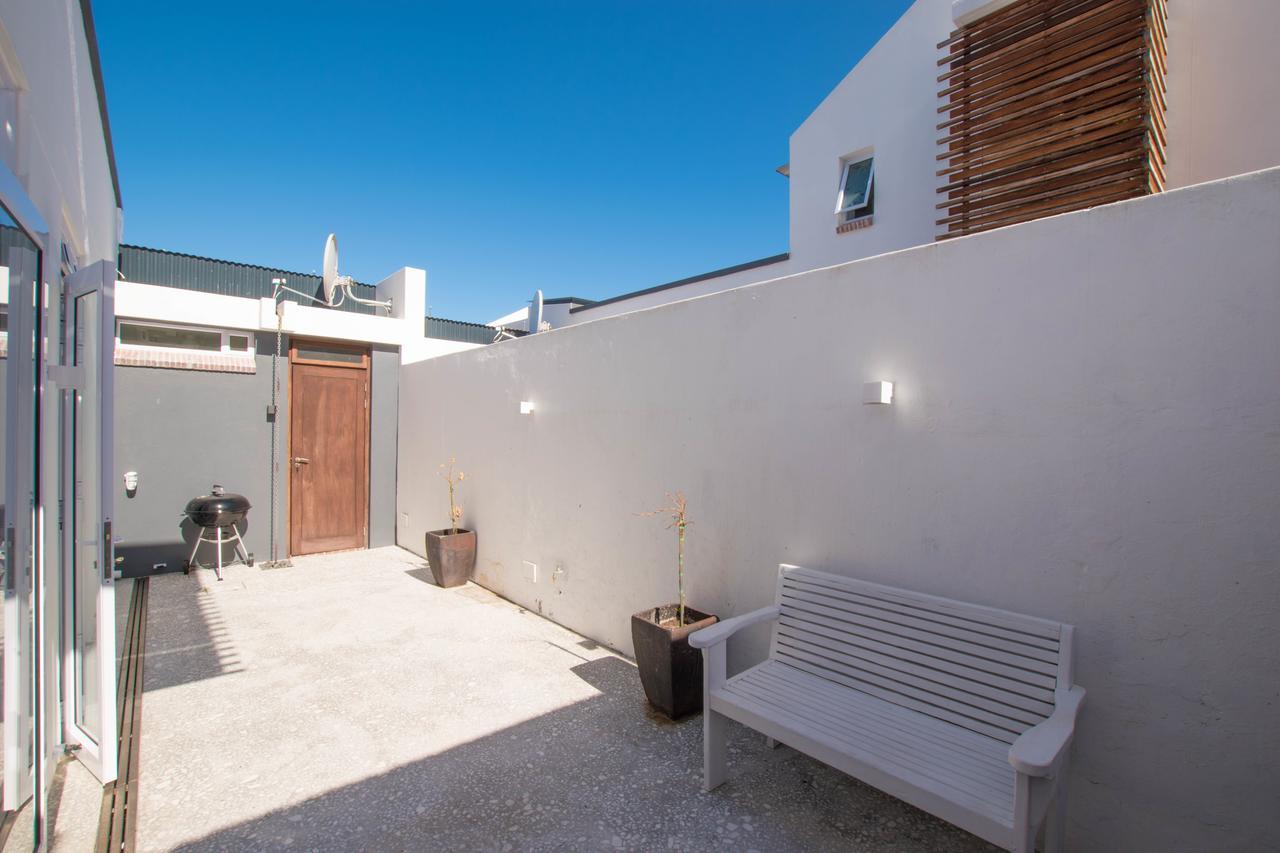 Rosmead Apartment Калк Бей Екстериор снимка